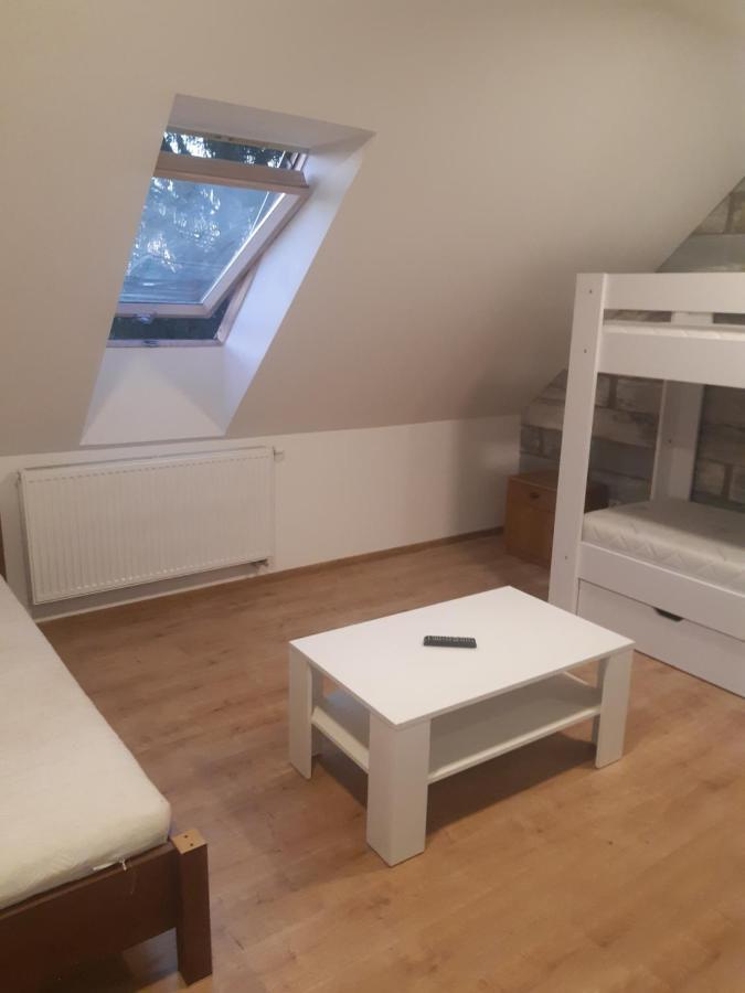 Apartmany Alex S Bazenom Kalonda Esterno foto