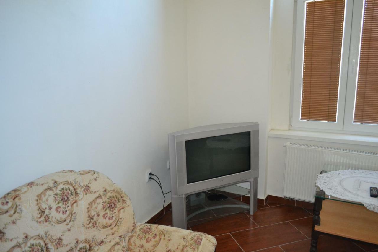 Apartmany Alex S Bazenom Kalonda Esterno foto