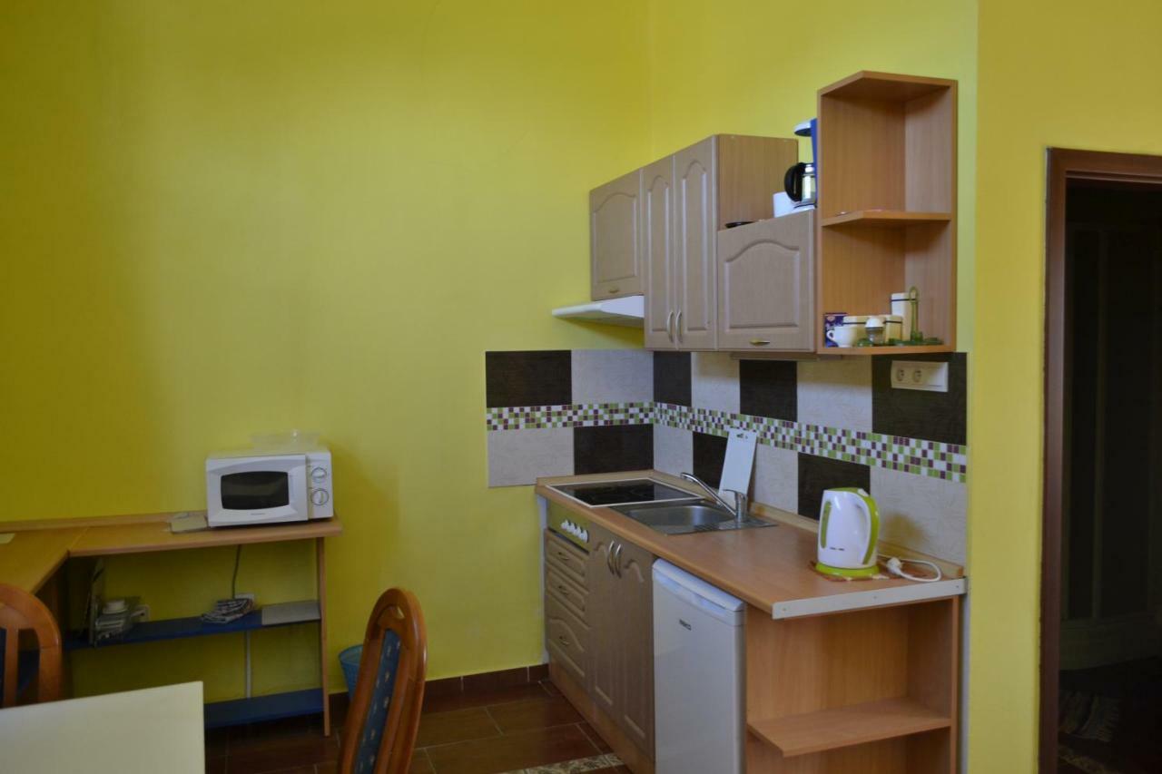 Apartmany Alex S Bazenom Kalonda Esterno foto